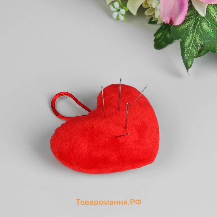 Игольница с петлёй «Сердце», 8.5×6.5×3.5 см, красная