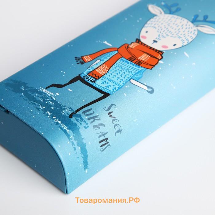 Футляр для очков на магните, длина 15.5 см, с принтом «Оленёнок в шарфе», голубой